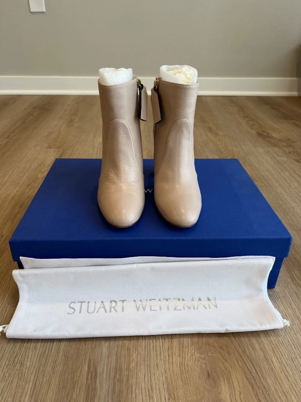 Stuart Weitzman stuart weitzman